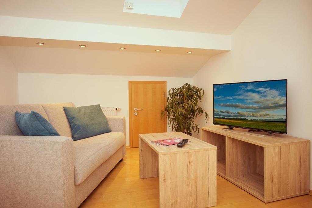 Hotel Seeblick & Ferienwohnung บัดเอนดอร์ฟ ภายนอก รูปภาพ
